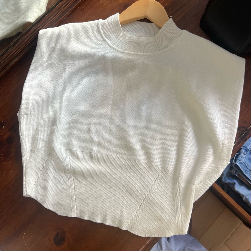 Cream/white crop top new with tags